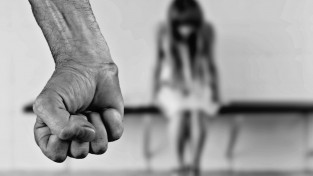 아동·청소년 대상 성범죄 처벌 강화한다