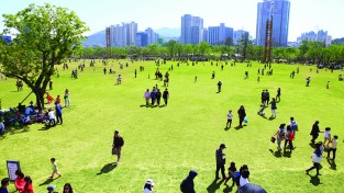 부산시설공단, 부산시민공원 잔디광장 4월부터 확대 개방